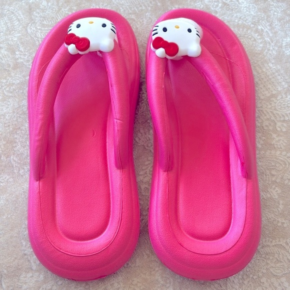 Brand New Hello Kitty Pink Thong Flip Flops Slides Sandals Comfy Cute Fun - Picture 8 of 13